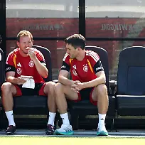 Julian-Nagelsmann-arbeitet-an-der-Taktik-fuer-das-zweite-WM-Spiel