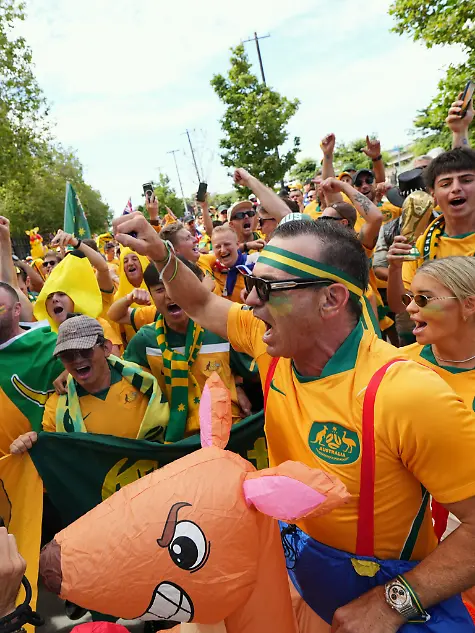 Australia-fans-cheer-outside-the-stadium-before-the-World-Cup-Group-D-soccer-match-between-the-United-States-and-Australia-in-Seattle-Friday-June-19-2026