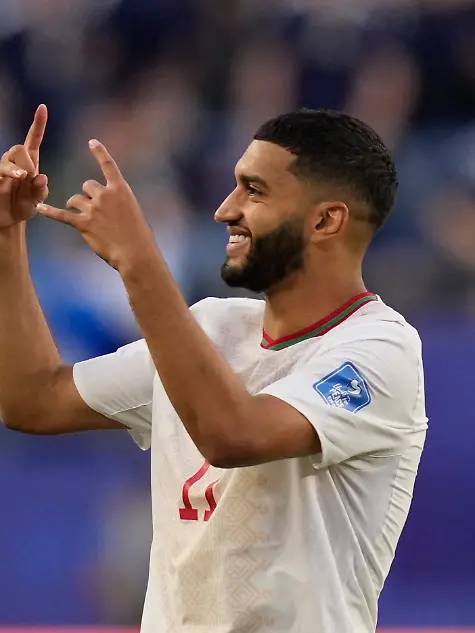 Fussball-Maenner-WM-2026-Schottland-Marokko-Vorrunde-Gruppe-C-Spieltag-2-Boston-Stadion-in-Foxborough-Der-Marokkaner-Ismael-Saibari-winkt-dem-Publikum-zu-waehrend-er-nach-dem-Ende-des-Fussball-WM-Gruppenspiels-auf-dem-Spielfeld-jubelt