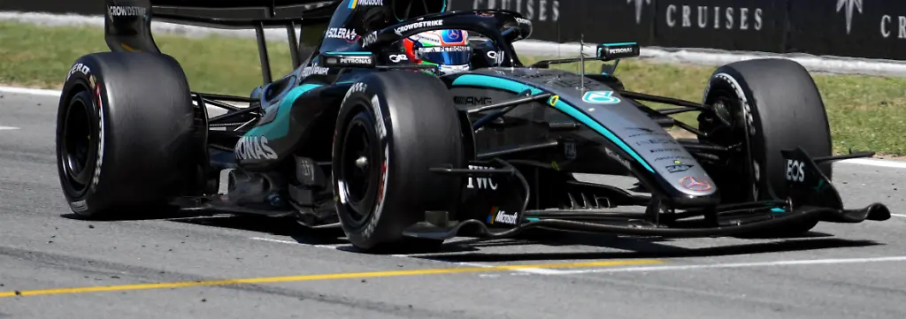 Formula-One-F1-Barcelona-Catalunya-Grand-Prix-Circuit-de-Barcelona-Catalunya-Barcelona-Spain-June-14-2026-Mercedes-Andrea-Kimi-Antonelli-makes-a-pit-stop-during-the-race-Pool-via-REUTERS-Manaure-Quintero