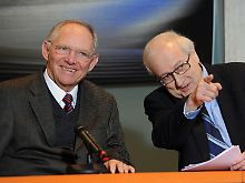Bei der Rochade im Kabinett sollen Finanzminister Schäuble (CDU) und Wirtschaftsminister Brüderle (FDP) ihre Posten verlassen.