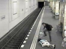 Bilder aus der Überwachungskamera.