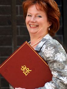 Hazel Blear will "zurück zu ihren politischen Wurzeln".