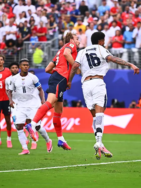 Fussball-Maenner-WM-2026-Panama-England-Vorrunde-Gruppe-L-Spieltag-3-New-York-New-Jersey-Stadion-Harry-Kane-l-England-erzielt-das-Tor-zum-2-0-ACHTUNG-Gemaess-den-Auflagen-der-FIFA-duerfen-die-Bilder-ausschliesslich-zur-redaktionellen-Verwendung-genutzt-werden-Eine-kommerzielle-Nutzung-ist-ausgeschlossen-Zudem-duerfen-keine-videoaehnlichen-Sequenzen-erstellt-werden-und-es-duerfen-keine-Veraenderungen-weder-im-Vordergrund-noch-im-Hintergrund-am-Bild-vorgenommen-werden
