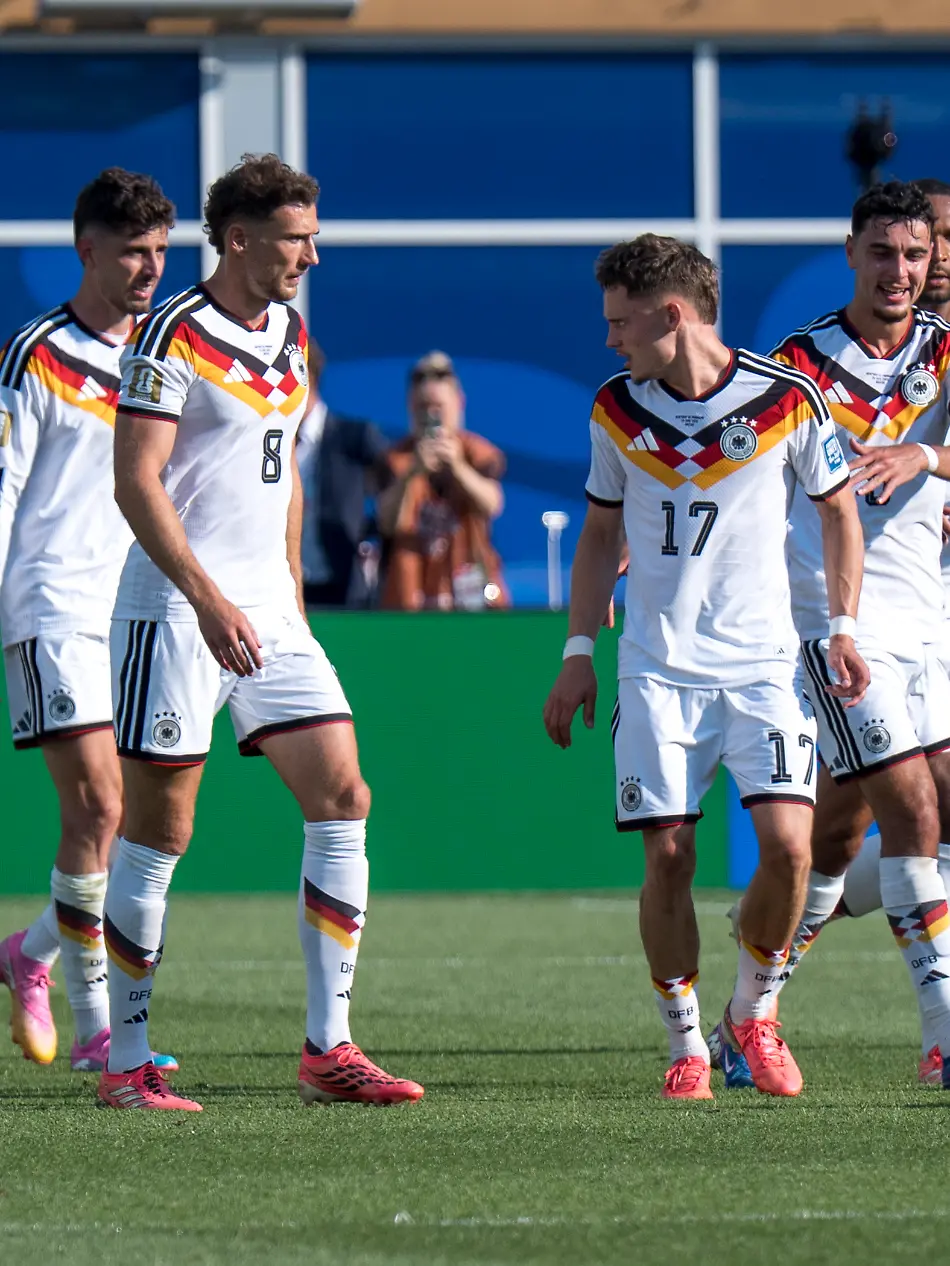 Die-Mannschaft-von-Deutschland-jubelt-ber-das-F-hrungstor-Tor-goal-Goal