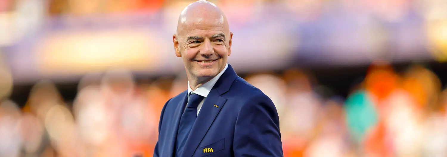19-07-2026-Fussball-Weltmeisterschaft-2026-in-den-USA-Finale-Spanien-Argentinien-im-MetLife-Stadium-New-York-New-Jersey-East-Rutherford-Gianni-Infantino-FIFA-Praesident-laechelt-FIFA-regulations-prohibit-any-use-of-photographs-as-image-sequences-and-or-quasi-video