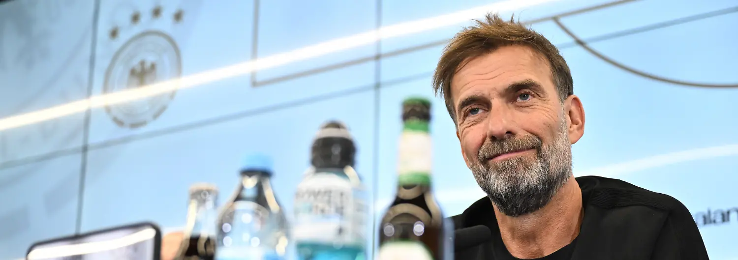 Fussball-DFB-Nationalmannschaft-Pk-zur-Vorstellung-des-neuen-Bundestrainers-Juergen-Klopp-spricht-bei-einer-Pressekonferenz