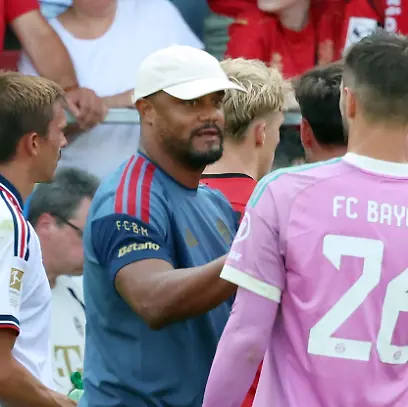 25-07-2026-xrekx-Fussball-Testspiel-SV-Wehen-Wiesbaden-FC-Bayern-Muenchen-v-l-Spielende-Vincent-Kompany-Trainer-FC-Bayern-Muenchen-Sven-Ulreich-FC-Bayern-Muenchen-DFL-DFB-REGULATIONS-PROHIBIT-ANY-USE-OF-PHOTOGRAPHS-as-IMAGE-SEQUENCES-and-or-QUASI-VIDEO-Wiesbaden-July-25-2026-xrekx-soccer-friendly-match-SV-Wehen-Wiesbaden-vs-FC-Bayern-Munich-end-of-the-game-Vincent-Kompany-coach-of-FC-Bayern-Munich-Sven-Ulreich-FC-Bayern-Munich-DFL-DFB