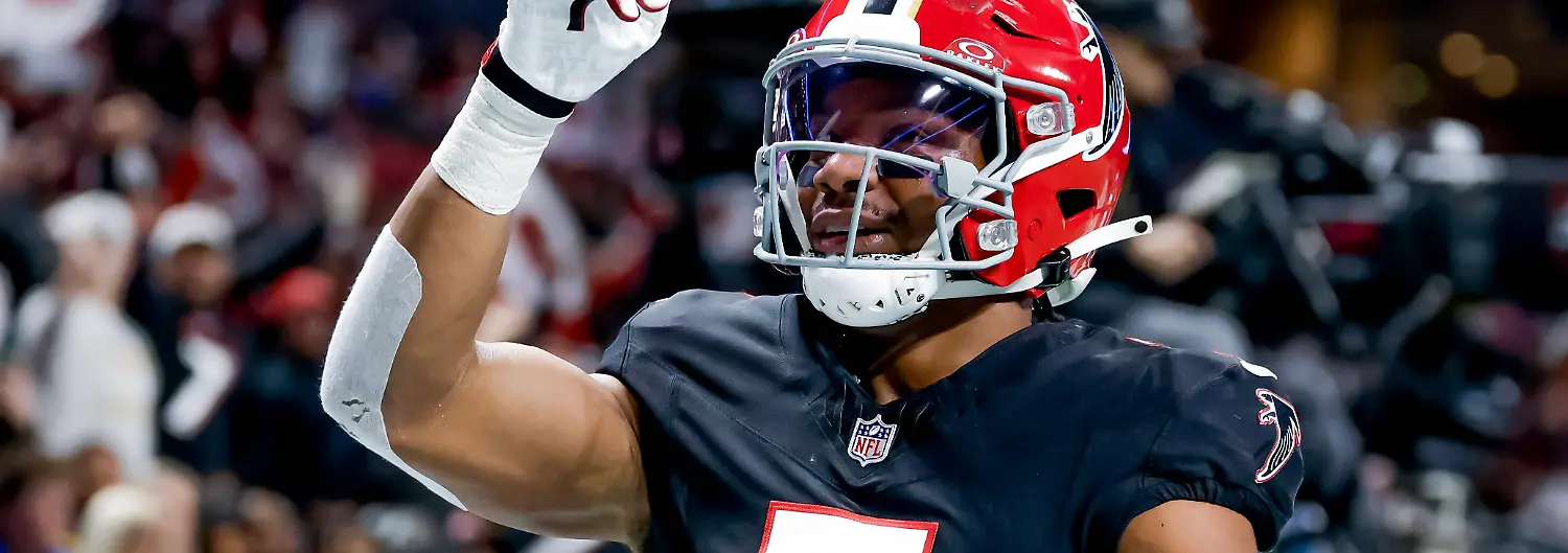 USA-AMERICAN-FOOTBALL-NFL-American-Football-Herren-USA-Los-Angeles-Rams-at-Atlanta-Falcons-epa12617566-Atlanta-Falcons-running-back-Bijan-Robinson-celebrates-after-making-a-touchdown-reception-against-the-Los-Angeles-Rams-during-the-first-half-of-an-NFL-American-football-game-between-the-Los-Angeles-Rams-and-the-Atlanta-Falcons-in-Atlanta-Georgia-USA-29-December-2025-ATLANTA-United-States-PUBLICATIONxINxGERxAUTxINDxONLY-Copyright-xERIKxS