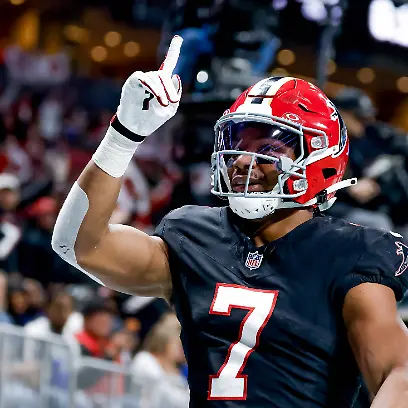 USA-AMERICAN-FOOTBALL-NFL-American-Football-Herren-USA-Los-Angeles-Rams-at-Atlanta-Falcons-epa12617566-Atlanta-Falcons-running-back-Bijan-Robinson-celebrates-after-making-a-touchdown-reception-against-the-Los-Angeles-Rams-during-the-first-half-of-an-NFL-American-football-game-between-the-Los-Angeles-Rams-and-the-Atlanta-Falcons-in-Atlanta-Georgia-USA-29-December-2025-ATLANTA-United-States-PUBLICATIONxINxGERxAUTxINDxONLY-Copyright-xERIKxS