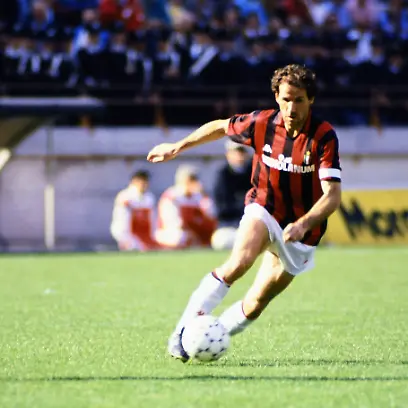 FRANCO-BARESI-AC-Milan-Serie-A-Milan-vs-Torino-2-1-Milano-SERIE-A-1988-89-MILAN-TORINO-2-1-PUBLICATIONxNOTxINxITA