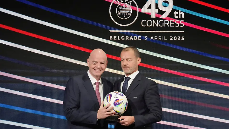 Infantino-l-und-Ceferin-liegen-wegen-des-Investorendeals-im-Clinch