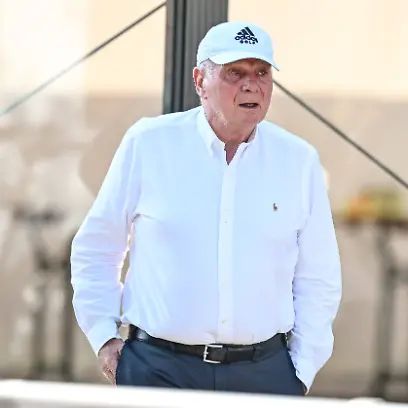 Rottach-Egern-Deutschland-30-07-26-Uli-Hoeness-FC-Bayern-Muenchen-Schaut-waehrend-des-Friedly-Match-Spiels-zwischen-dem-FC-Rottach-Egern-vs-FC-Bayern-Muenchen-im-Stadion-am-Birkenmoos-am-30-Juli-2026-in-Rottach-Egern-Deutschland-Foto-von-Harry-Langer-DeFodi-Images-Rottach-Egern-Germany-30-07-26-Uli-Hoeness-FC-Bayern-Muenchen-Looks-on-during-the-Friedly-Match-match-between-FC-Rottach-Egern-vs-FC-Bayern-Muenchen-at-Stadion-am-Birkenmoos-on-July-30-2026-in-Rottach-Egern-Germany-Photo-by-Harry-Langer-DeFodi-Images-DFB-DFL-REGULATIONS-PROHIBIT-ANY-USE-OF-PHOTOGRAPHS-AS-IMAGE-SEQUENCES-AND-OR-QUASI-VIDEO-Photo-by-Harry-Langer-DeFodi-Images-DFB-DFL-REGULATIONS-PROHIBIT-ANY-USE-OF-PHOTOGRAPHS-AS-IMAGE-SEQUENCES-AND-OR-QUASI-VIDEO-Rottach-Egern-Germany-July-30-2026-Uli-Hoeness-of-FC-Bayern-Munich-watches-during-the-friendly-match-between-FC-Rottach-Egern-and-FC-Bayern-Munich-at-the-Birkenmoos-Stadium-on-July-30-2026-in-Rottach-Egern-Germany-Photo-by-Harry-Langer-DeFodi-Images-Rottach-Egern-Germany-July-30-2026-Uli-Hoeness-of-FC-Bayern-Munich-looks-on-during-the-friendly-match-between-FC-Rottach-Egern-and-FC-Bayern-Munich-at-Stadion-am-Birkenmoos-on-July-30-2026-in-Rottach-Egern-Germany-Photo-by-Harry-Langer-DeFodi-Images-DFB-and-DFL-regulations-prohibit-any-use-of-photographs-as-image-sequences-and-or-quasi-video-Photo-by-Harry-Langer-DeFodi-Images