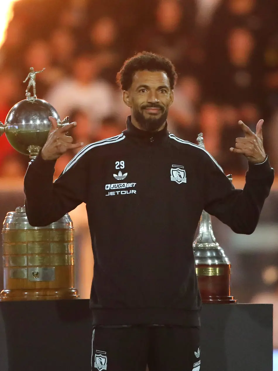 Futbol-Presentacion-oficial-de-Vozinha-El-nuevo-arquero-de-Colo-Colo-Josimar-Jose-Evora-Dias-mas-conocido-como-Vozinha-es-presentado-oficialmente-frente-a-los-hinchas-en-el-Estadio-Monumental-05-08-2026-Jonnathan-Oyarzun-Photosport-Football-Presentation-of-Vozinha-The-new-goalkeeper-of-Colo-Colo-Josimar-Jose-Evora-Dias-alias-Vozinha-is-presented-officially-in-the-Monumental-Stadium