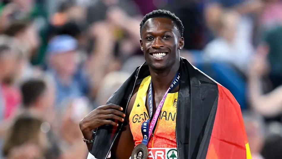 Owen-Ansah-konnte-trotz-der-drohenden-Sperre-nach-Bronze-bei-der-EM-laecheln