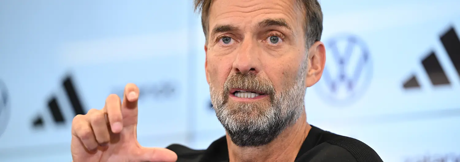 Fussball-DFB-Nationalmannschaft-Pk-zur-Vorstellung-des-neuen-Bundestrainers-Juergen-Klopp-spricht-bei-einer-Pressekonferenz