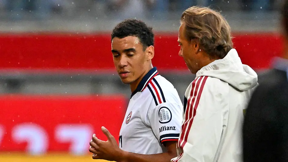 18-08-2026-Fussball-Bundesliga-2026-2027-Testspiel-1-FC-Heidenheim-FC-Bayern-Muenchen-in-der-Voith-Arena-Heidenheim-Jamal-Musiala-Bayern-Muenchen-geht-aus-dem-Spiel-August-18-2026-20262027-Bundesliga-season-Friendly-Match-1-FC-Heidenheim-vs