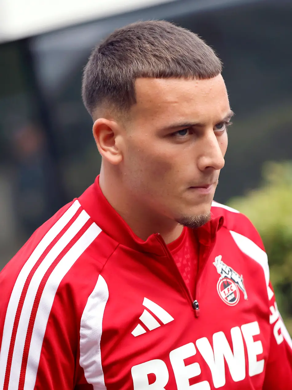Fussballspieler-Said-El-Mala-Mittelfeld-beim-oeffentlichen-Training-des-1-FC-Koeln-am-Geissbockheim-Koeln-20-08-2026-DFL-DFB-REGULATIONS-PROHIBIT-ANY-USE-OF-PHOTOGRAPHS-as-IMAGE-SEQUENCES-and-or-QUASI-VIDEO-NRW-Deutschland-Soccer-player-Said-El-Mala-midfielder-during-a-public-training-session-of-1-FC-Koeln-at-Geissbockheim-in-Cologne-August-20-2026-DFL-and-DFB-regulations-prohibit-any-use-of-photographs-as-image-sequences-and-or-quasi-video