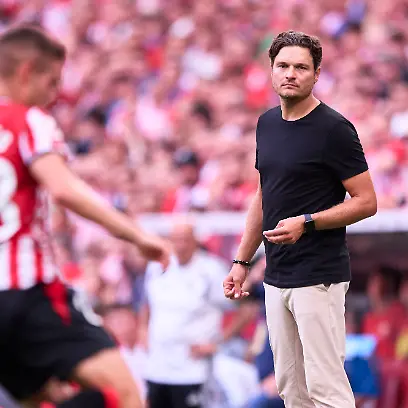 Athletic-Club-v-Sevilla-FC-LaLiga-EA-Sports-2026-27-Athletic-Club-head-coach-Edin-Terzic-looks-on-during-the-LaLiga-EA-Sports-match-between-Athletic-Club-and-Sevilla-FC-at-Estadio-San-Mames-in-Bilbao-Spain-on-August-22-2026-Bilbao-Spain-PUBLICATIONxNOTxINxFRA-Copyright-xCesarxOrtizxGonzalezx-originalFilename-ortizgonzalez-athletic260822-npAXk