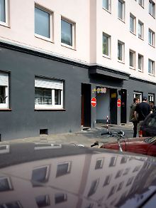 In diesem Haus in Düsseldorf verhaftete die Polizei zwei Männer.