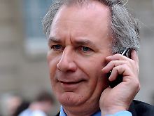 Geoff Hoon ist der fünfte Minister, der das Handtuch wirft.
