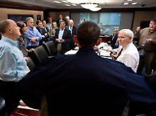 Gespenstische Situation: Obama und sein Stab beobachten die Operation live.