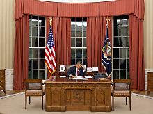 Obama im berühmten Oval Office. Ein typisches Foto vor wichtigen Entscheidungen.