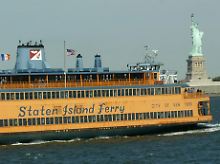 Staten-Island-Fähre an der Freiheitsstatue.