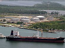 Öl-Anlagen im Niger-Delta