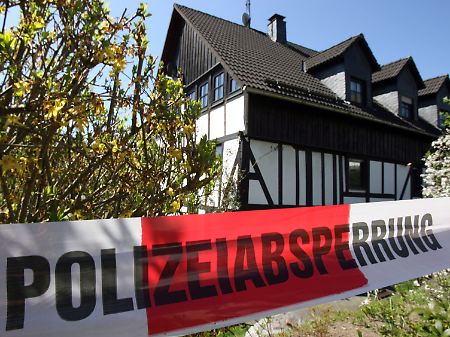 In diesem Haus in Wenden im Siegerland waren drei Kinderleichen gefunden worden. Die Mutter wurde 2008 wegen Totschlags zu vier Jahren Haft verurteilt.