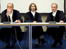 Staatsanwalt Werner Maegerle, Staatsanwalt Lars-Torben Oltrogge und Oberstaatsanwalt Oskar Gattner (v.l.).