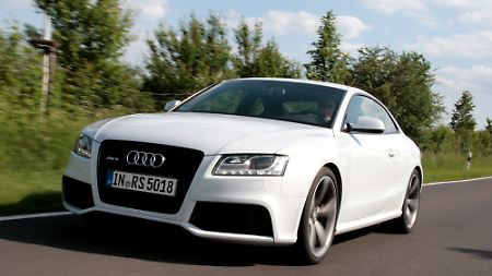 Der heimliche Macho im Audi-Programm: Das RS5-Coupé verwöhnt durch fetten Sound.