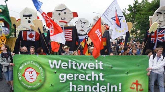 Bei der Großdemonstration gegen den G-8-Gipfel ist es in Rostock 
