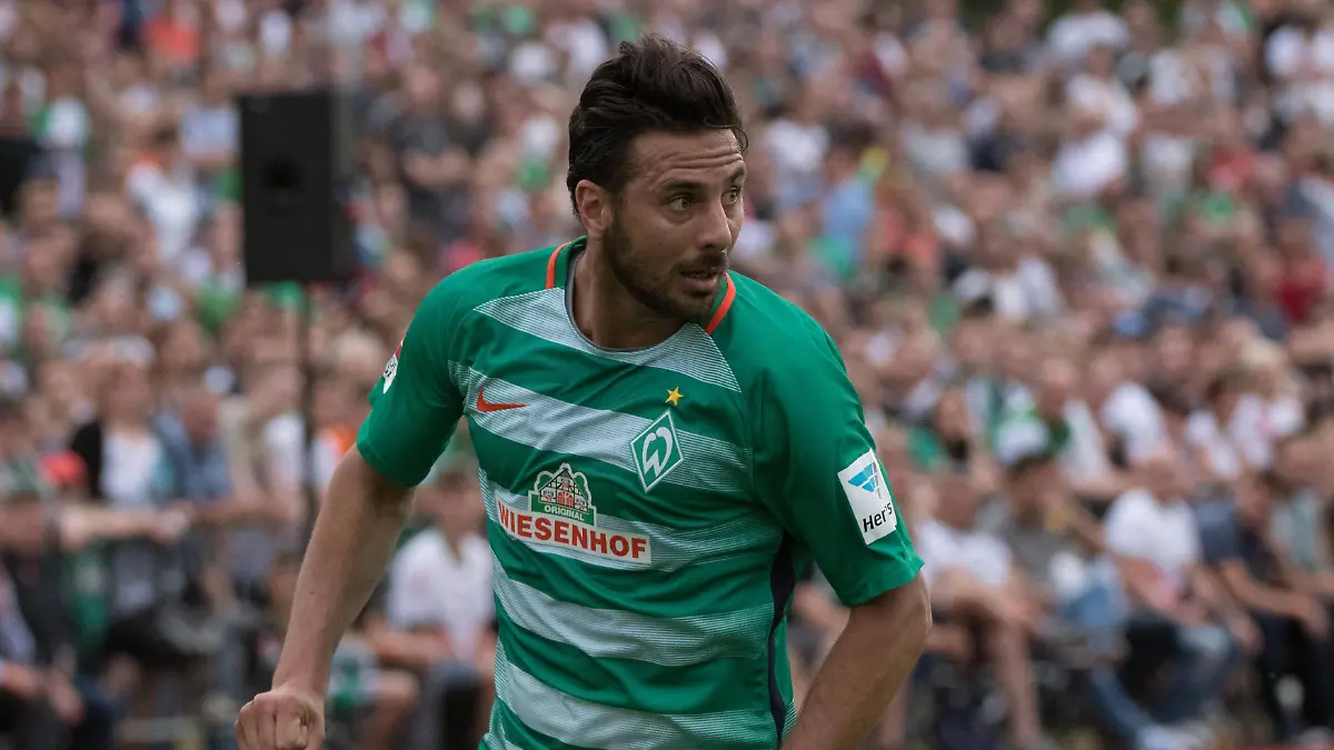 Claudio-Pizarro-vor-seiner-Verletzungspleite-bei-einem-Spiel-im-Juli-2016