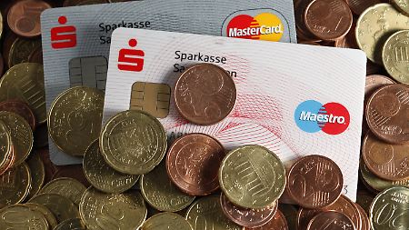 Spätestens ab 2015 alles per Funk: Sparkassen tauschen EC-Karten