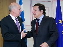 EU-Kommissionspräsident Barroso (hier mit Papandreou) reagierte erleichtert auf die Nachricht aus Athen.