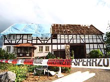 In Frankenau-Altenlotheim beschädigte eine Windhose  37 Häuser. 