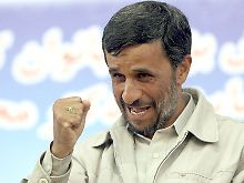 Ahmadinedschad bleibt dem Iran und der Welt erhalten.