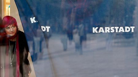 Die Karstadt-Mitarbeiter hoffen, dass das Unternehmen nicht zerschlagen wird.