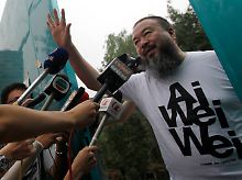 Im April wurde Ai Weiwei in Peking verhaftet. Erst im Juni wurde er wieder gegen Kaution freigelassen.