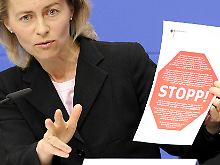 Seit ihrer Initiative zur Sperrung von Internet-Seiten wird von der Leyen von Kritikern "Zensursula" genannt.