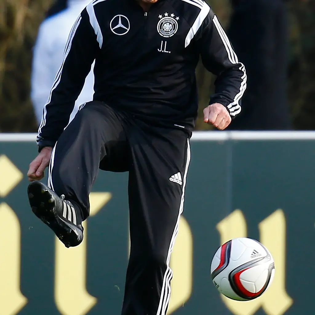2015-03-23T160447Z-1239300845-LR2EB3N18NPX7-RTRMADP-3-SOCCER-FRIENDLY-JPG4464272015723191841