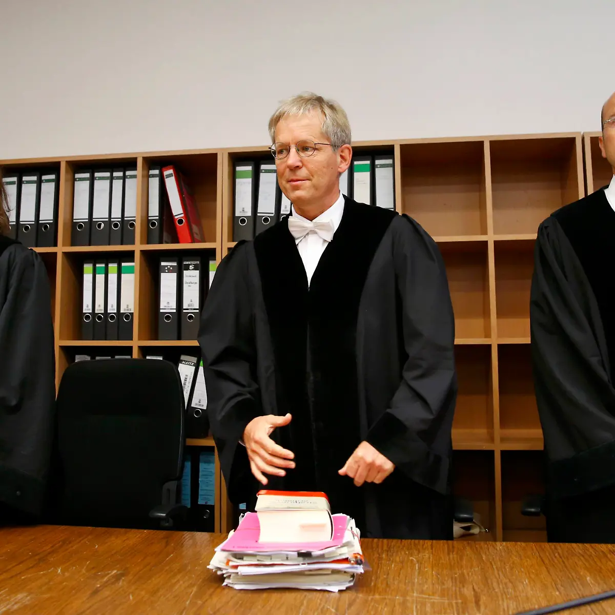 2014-08-05T080922Z-177937014-LR1EA850MNCC5-RTRMADP-3-GERMANY-ECCLESTONE-TRIAL-JPG2925360628427746333