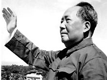 Mao Zedong ruft 1949 die Volksrepublik China aus.