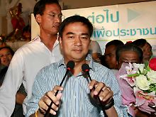 Seit beinahe 20 Jahren haben die Demokraten des bisherigen Ministerpräsidenten Abhisit keine Parlamentswahl mehr für sich entscheiden können.