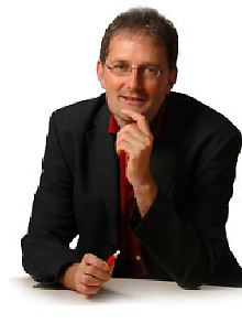 Prof. Dr. Christof Schütte ist Leiter der BioComputing Group am Institut für Mathematik der Freien Universität Berlin und stellvertretener Sprecher des DFG-Forschungszentrums MATHEON.