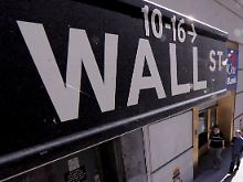 Mit Verlusten geht es an der Wall Street ins Wochenende.