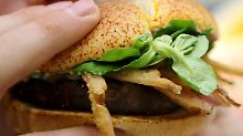 Ist das Attraktive am Burger, dass er so weich ist?