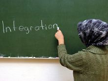 Die meisten muslimischen Mädchen sind in der Schule gut integriert: Nur sieben Prozent nehmen nicht am gemischtgeschlechtlichen Schwimmunterricht teil und nur rund 10 Prozent bleiben Klassenfahrten fern. 