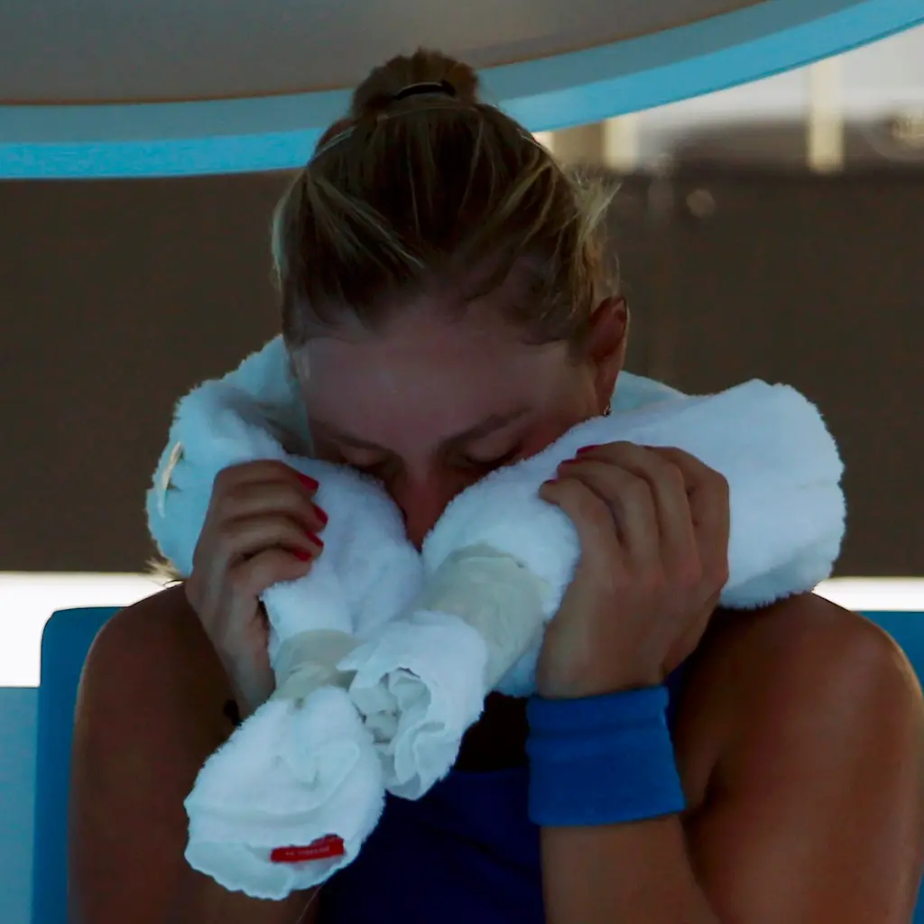 2014-01-17T021458Z-1356421039-SR1EA1H068LY4-RTRMADP-3-TENNIS-OPEN-JPG5602327189578783938